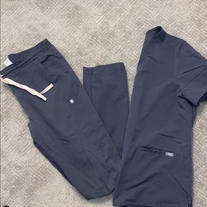 COPY - FIGS scrub set